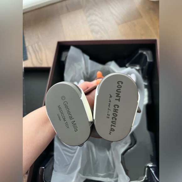 Limited edition Kaws Count Chocula figurine - Picture 2 of 12